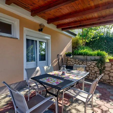 Apartmán Jelka Nv 2 - For 4 Persons With Terrace And Private Parking *