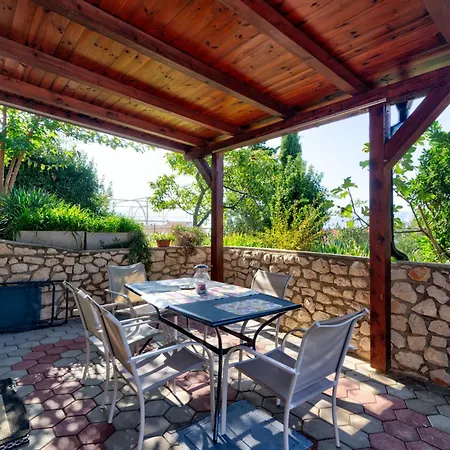 Jelka Nv 2 - For 4 Persons With Terrace And Private Parking Apartmán Novi Vinodolski