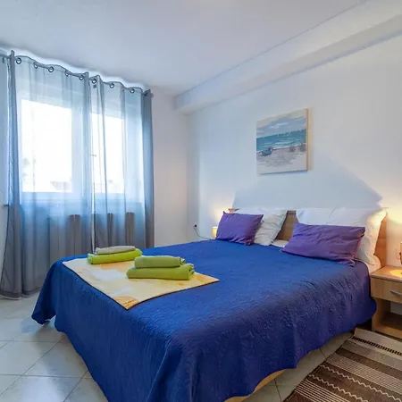 Jelka Nv 2 - For 4 Persons With Terrace And Private Parking