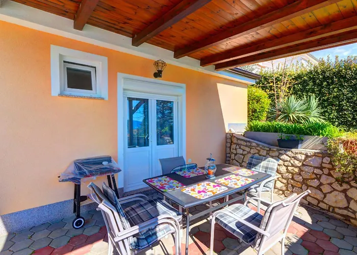 Jelka Nv 2 - For 4 Persons With Terrace And Private Parking Apartament