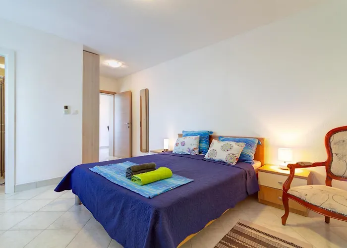 Jelka Nv 2 - For 4 Persons With Terrace And Private Parking Apartment