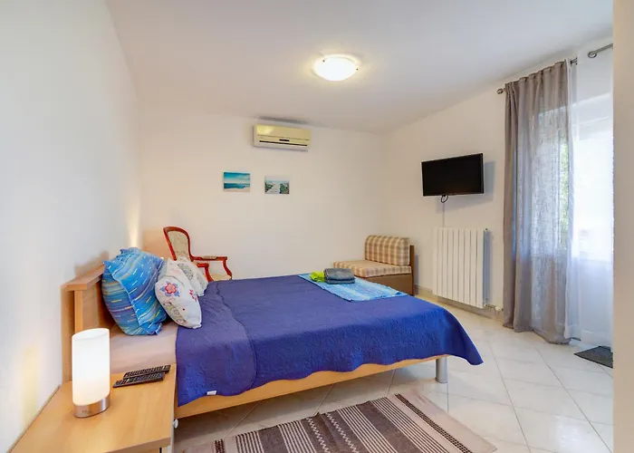 Jelka Nv 2 - For 4 Persons With Terrace And Private Parking Apartament Novi Vinodolski