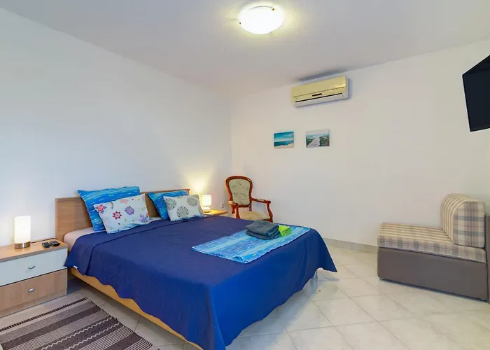 Jelka Nv 2 - For 4 Persons With Terrace And Private Parking *